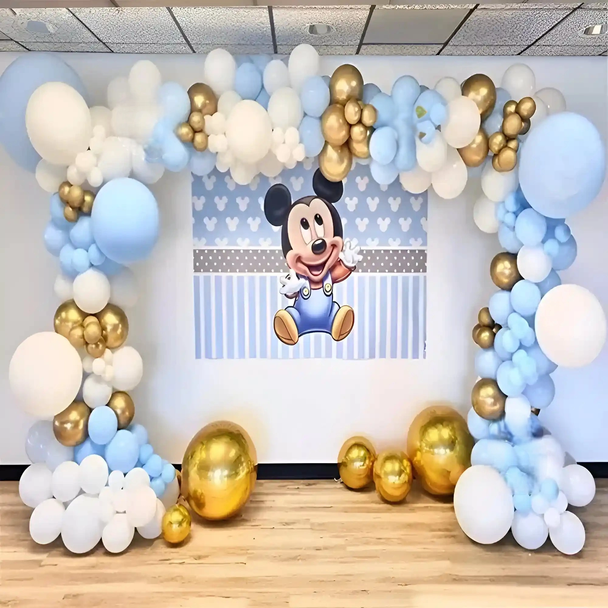 Simple Mickey Mouse Balloon Decoration